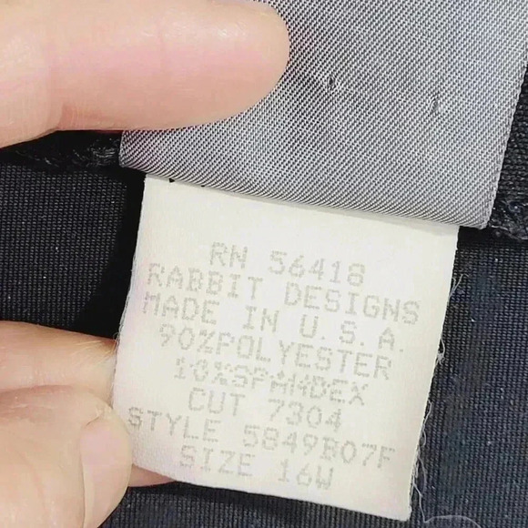 Rabbit Rabbit Rabbit Black Velvet Cardigan With Paisley Trim Size 16W 24CT - Picture 5 of 8